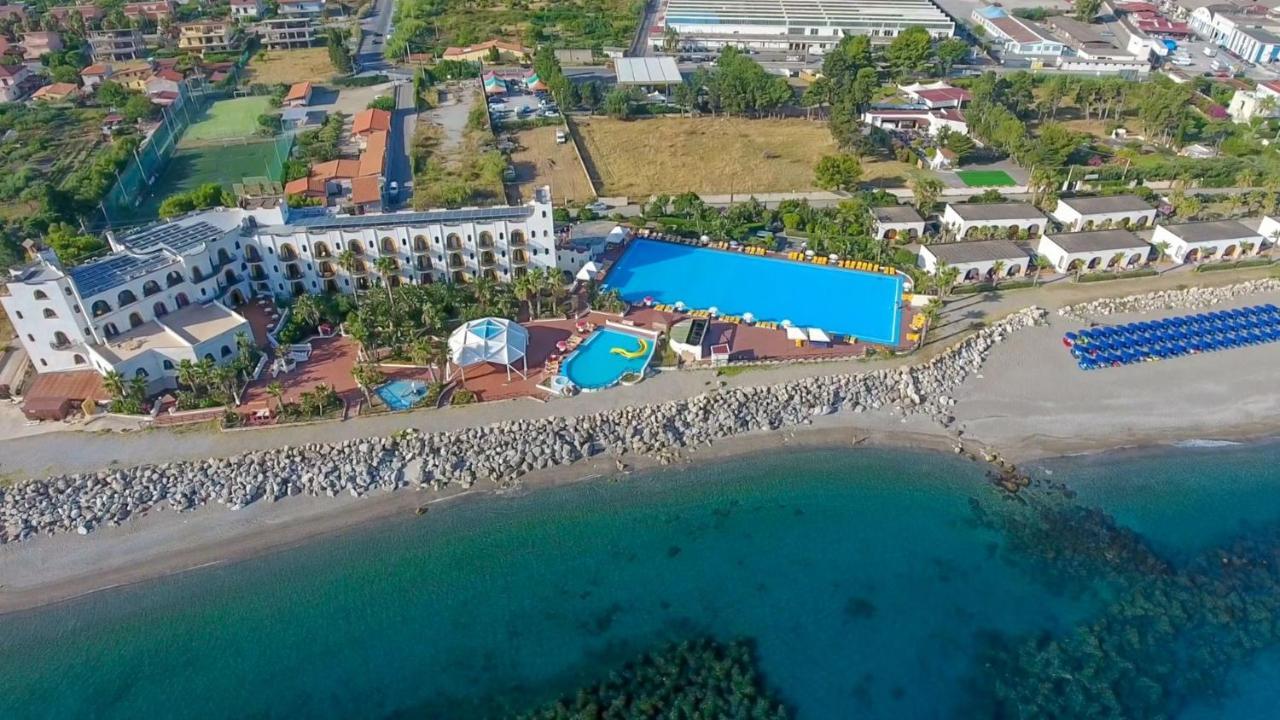 Hotel Club La Playa Патті Екстер'єр фото